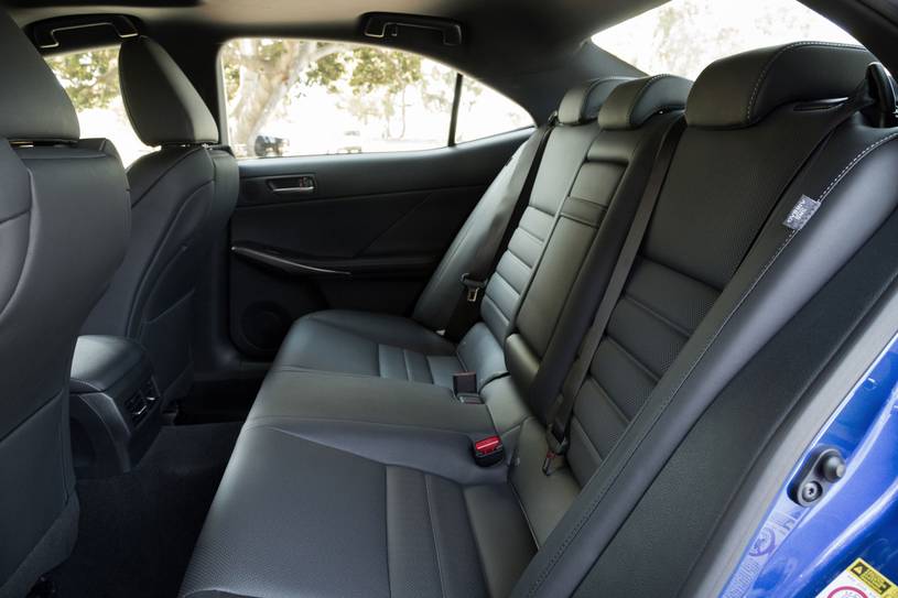 hàng ghế sau Lexus IS300 2019