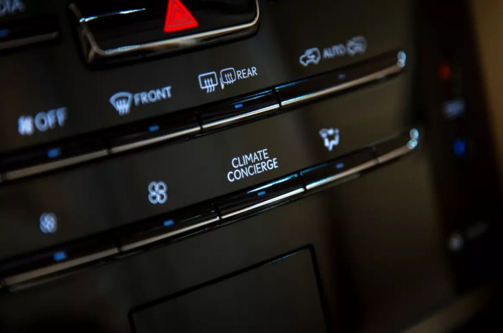 Nút chức năng trên xe Lexus 570 Climate Concierge
