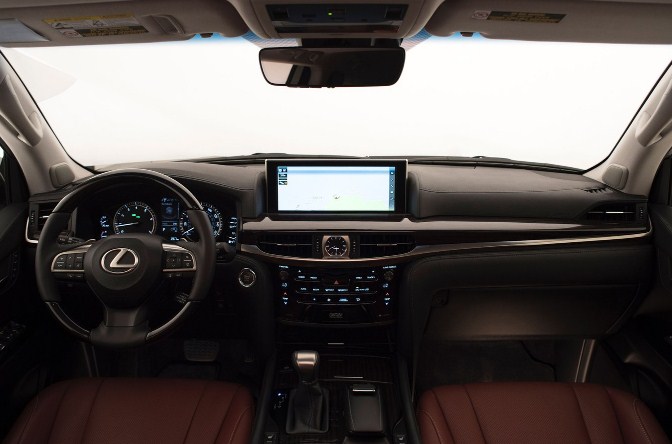 nội thất bọc da cao cấp của Lexus LX570 2017