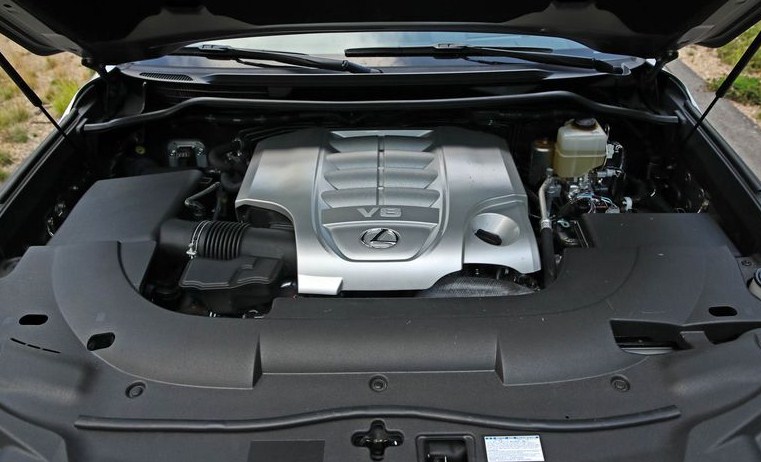 Lexus LX570 sở hữu động cơ V8 5.7L công suất 383 mã lực