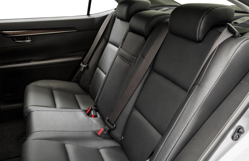 Hàng ghế sau Lexus ES350 đời 2014