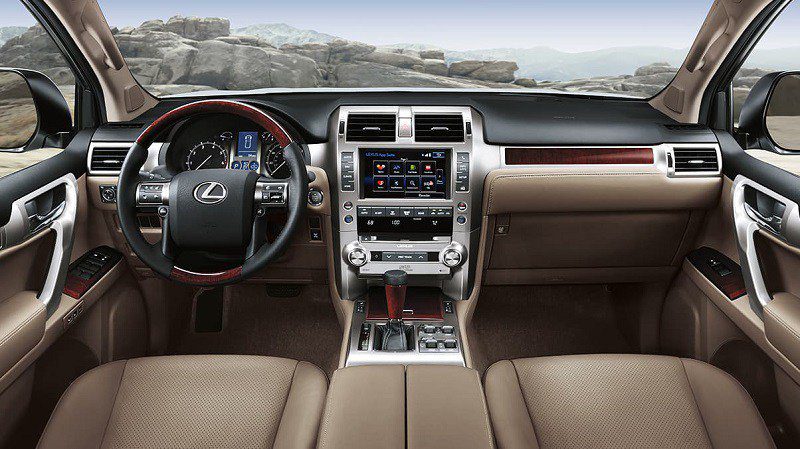 Khoang nội thất Lexus GX460 sang trọng với đầy đủ tiện nghi