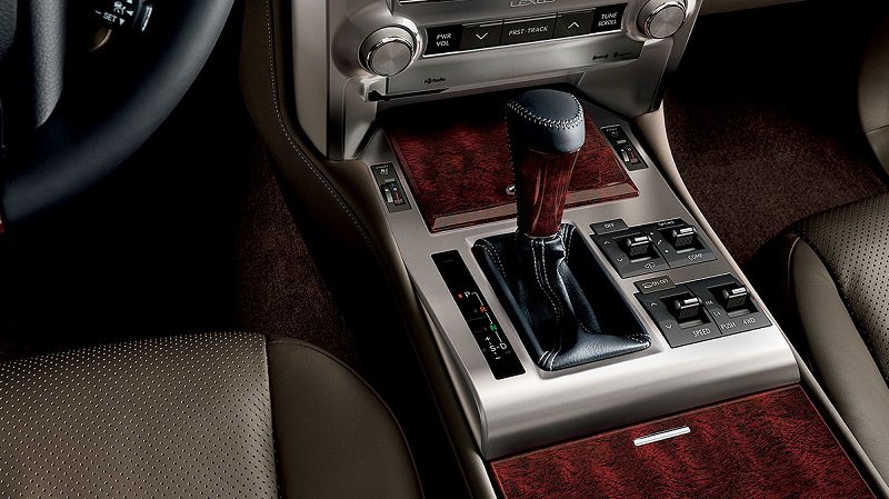 Nội thất Lexus GX460 được tích hợp rất nhiều công nghệ hiện đại