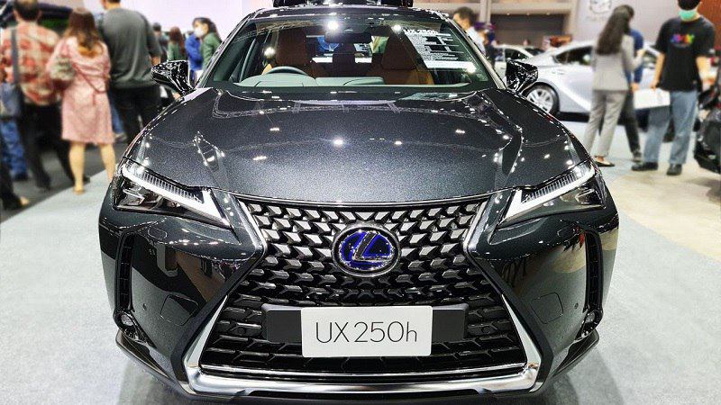 Bản UX250h Grand Luxury đang được bán với giá là 2,69 triệu baht