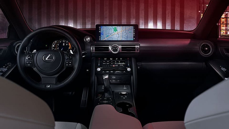 Nội thất trên Lexus IS500 Launch Edition mang đến sự sang trọng, cao cấp
