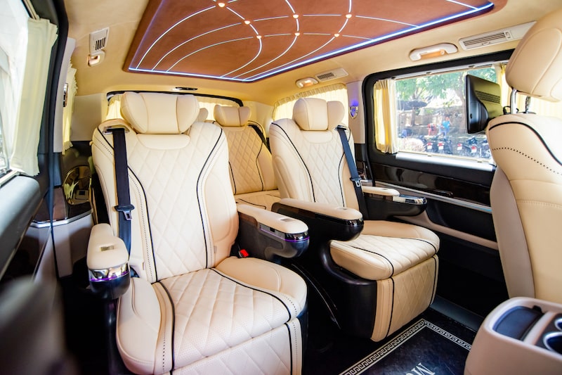 Form dáng ghế thương gia mang đậm concept của Mercedes dòng V-class