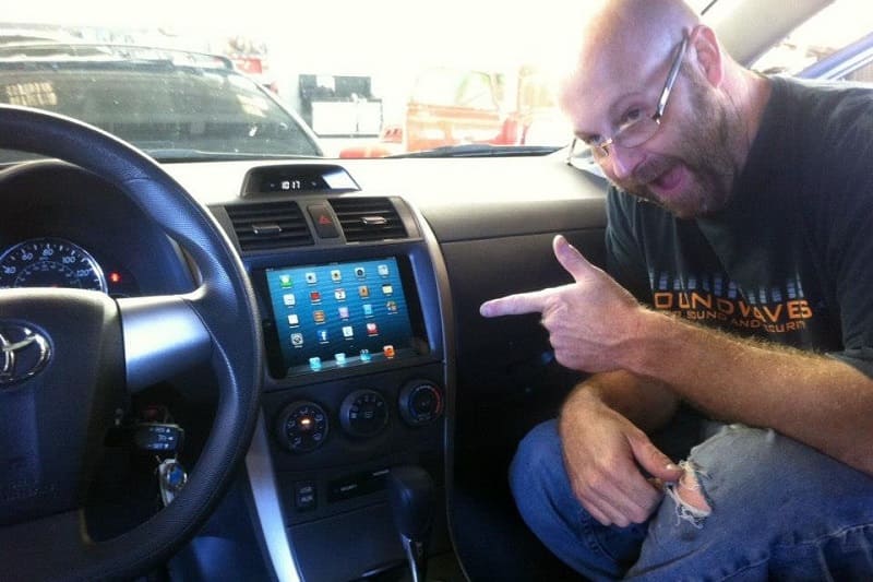 Độ ô tô bằng iPad