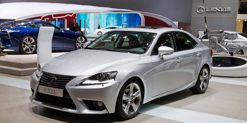 Xe lexus is 300h đáng mua nhất 2024